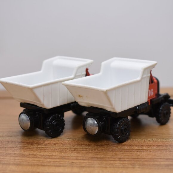 Max 15 N Monty 16 Trucks Diecast Take N Play Thomas & Friends Trains Engine 2010 - Picture 10 of 12